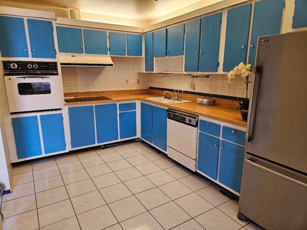 2886 Fernley Drive E 73