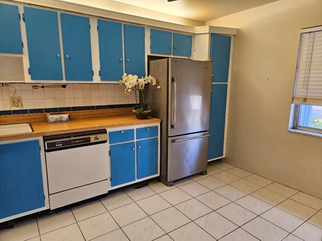 Photo of 2886 Fernley Drive E #73, West Palm Beach, FL 33415 (MLS # R11152354)