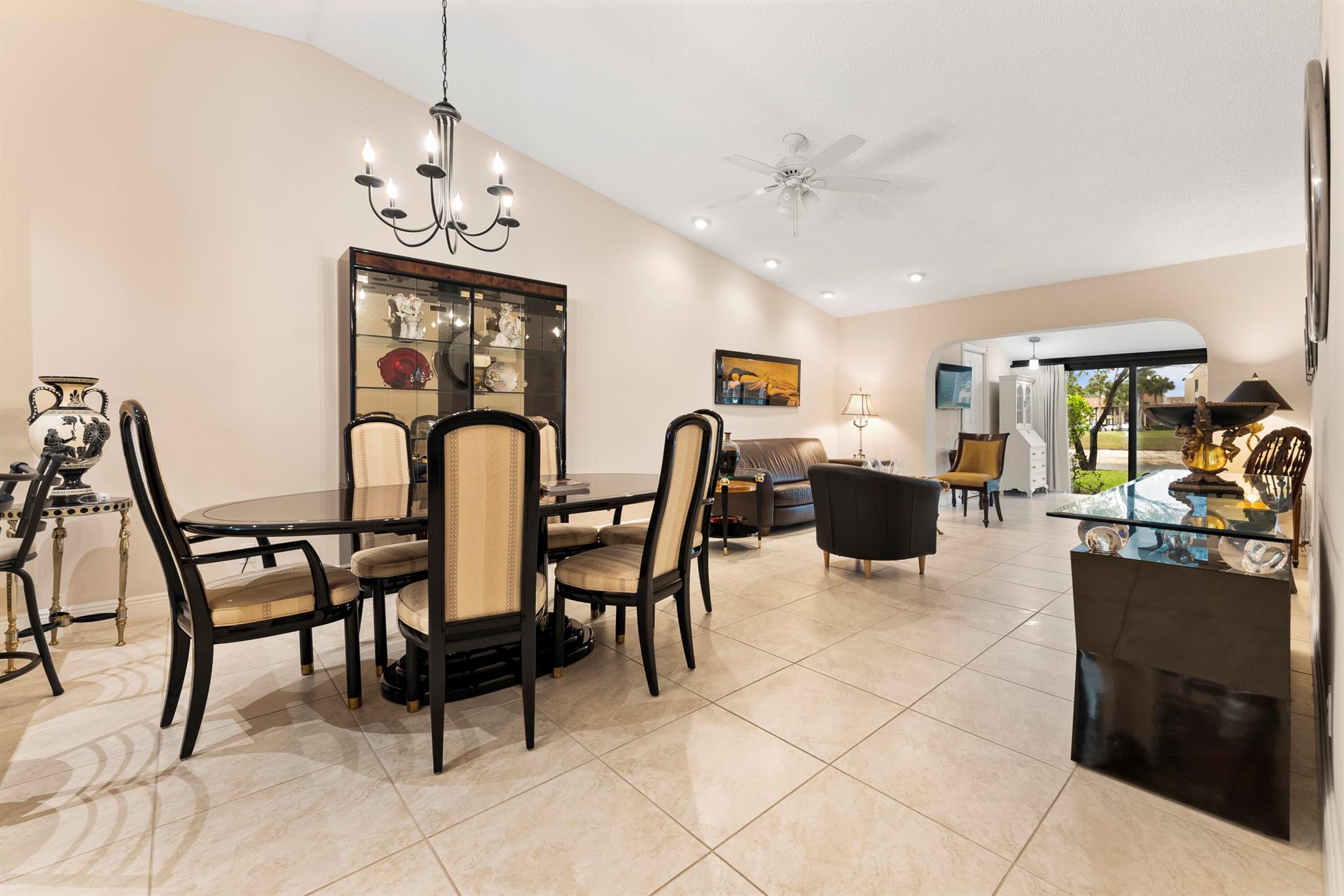 Properties 823 Sky Pine Way D