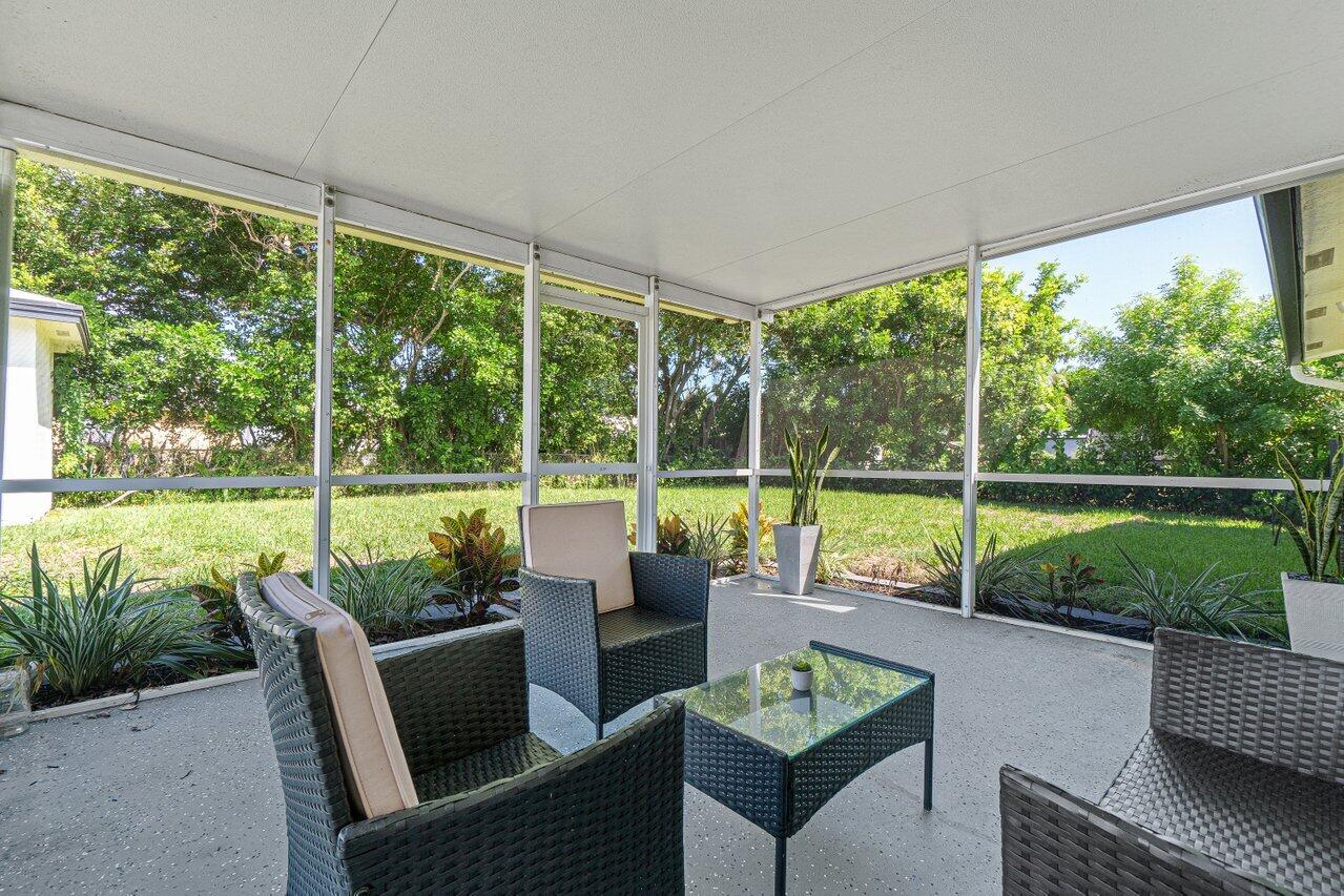 COMMONWEALTH MANOR - Residential Lease