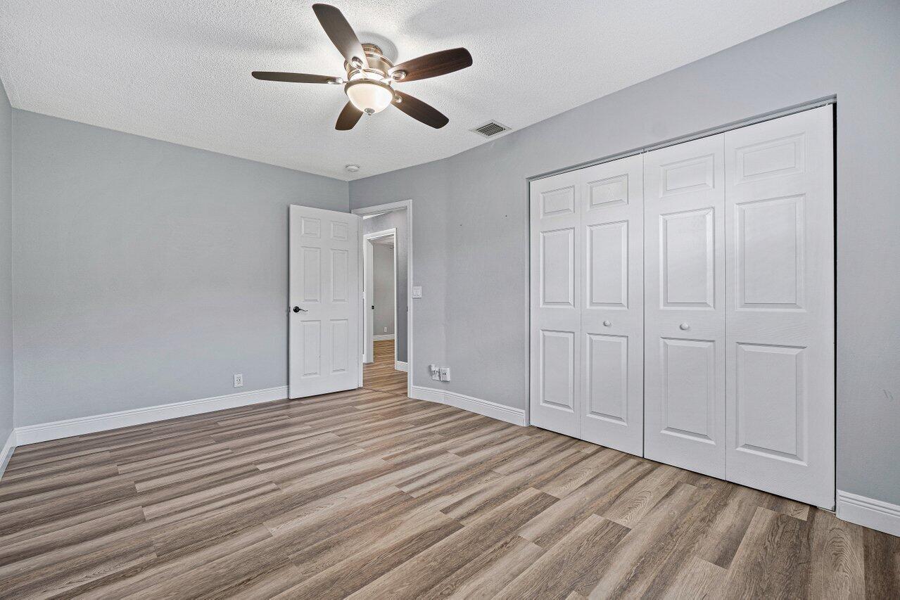 COMMONWEALTH MANOR - Residential Lease