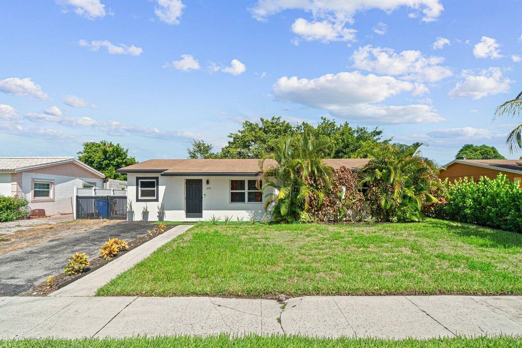 Photo of 1250 SW 6th Avenue, Deerfield Beach, FL 33441 (MLS # R11162212)