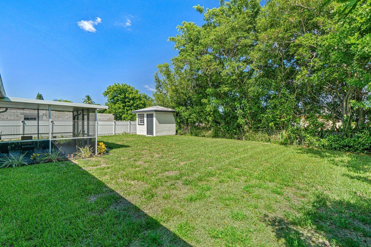 COMMONWEALTH MANOR - Residential Lease