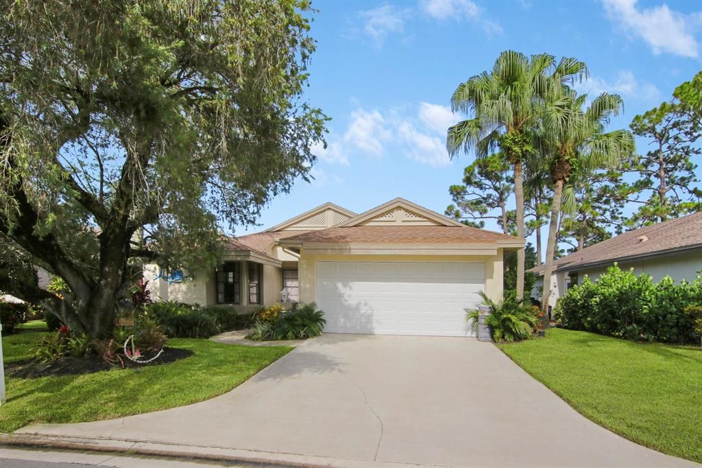 Photo of 13312 Touchstone Court, Palm Beach Gardens, FL 33418 (MLS # R10730436)