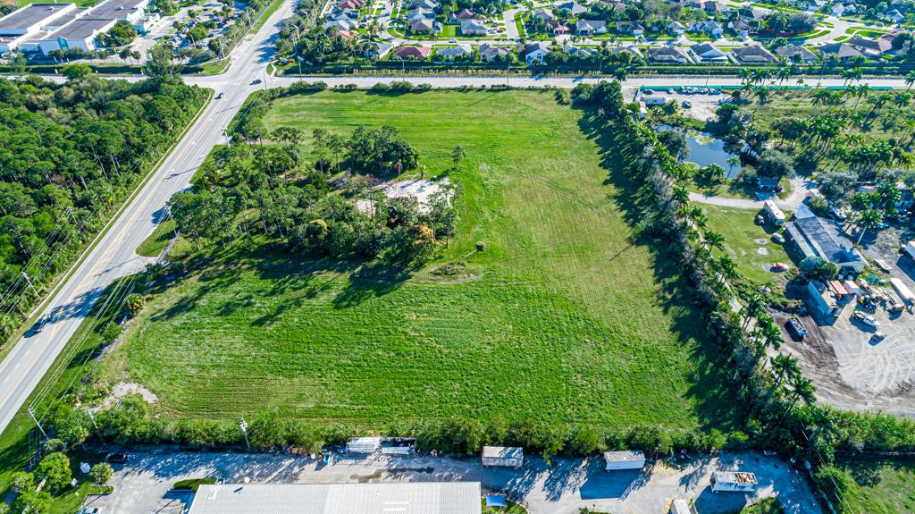 LOXAHATCHEE GROVES - Residential