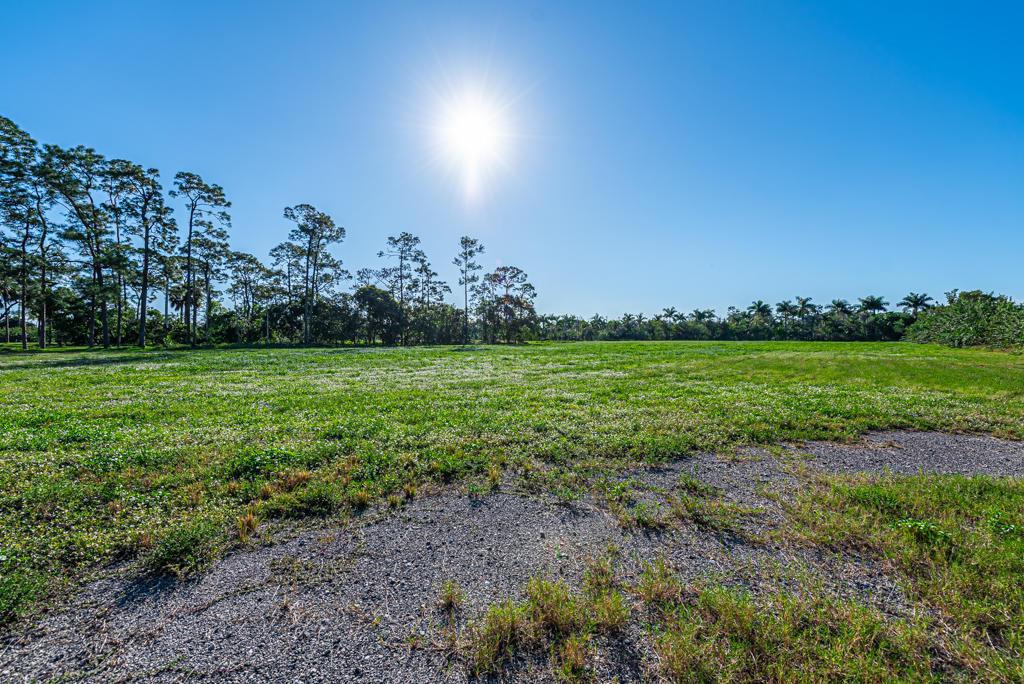LOXAHATCHEE GROVES - Residential