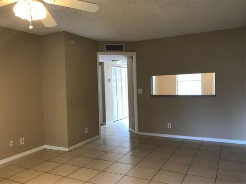 Condominium in Coral Springs FL 8850 Royal Palm Blvd Blvd 12.jpg