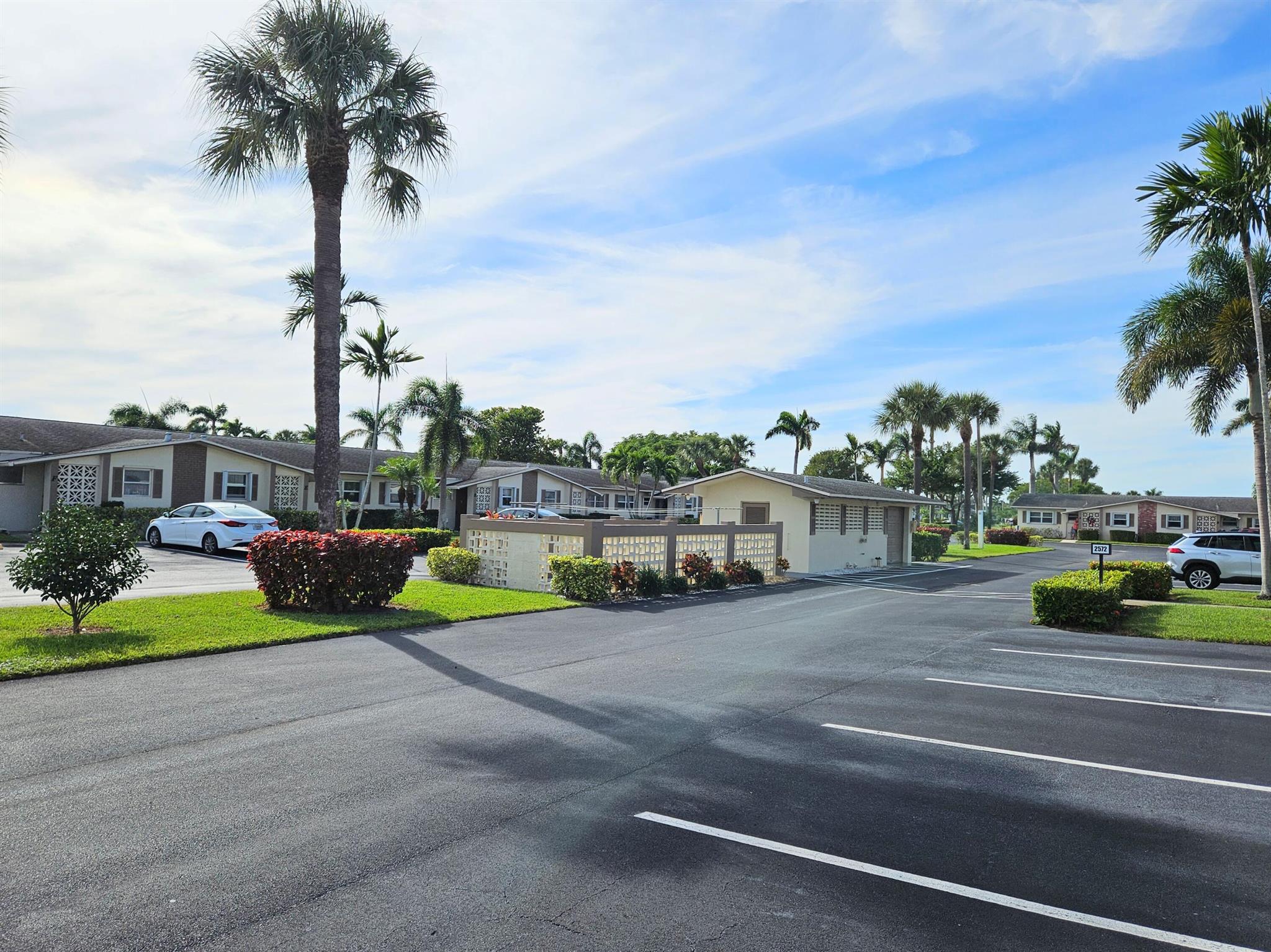 CRESTHAVEN VILLAS CONDO 3 - Residential