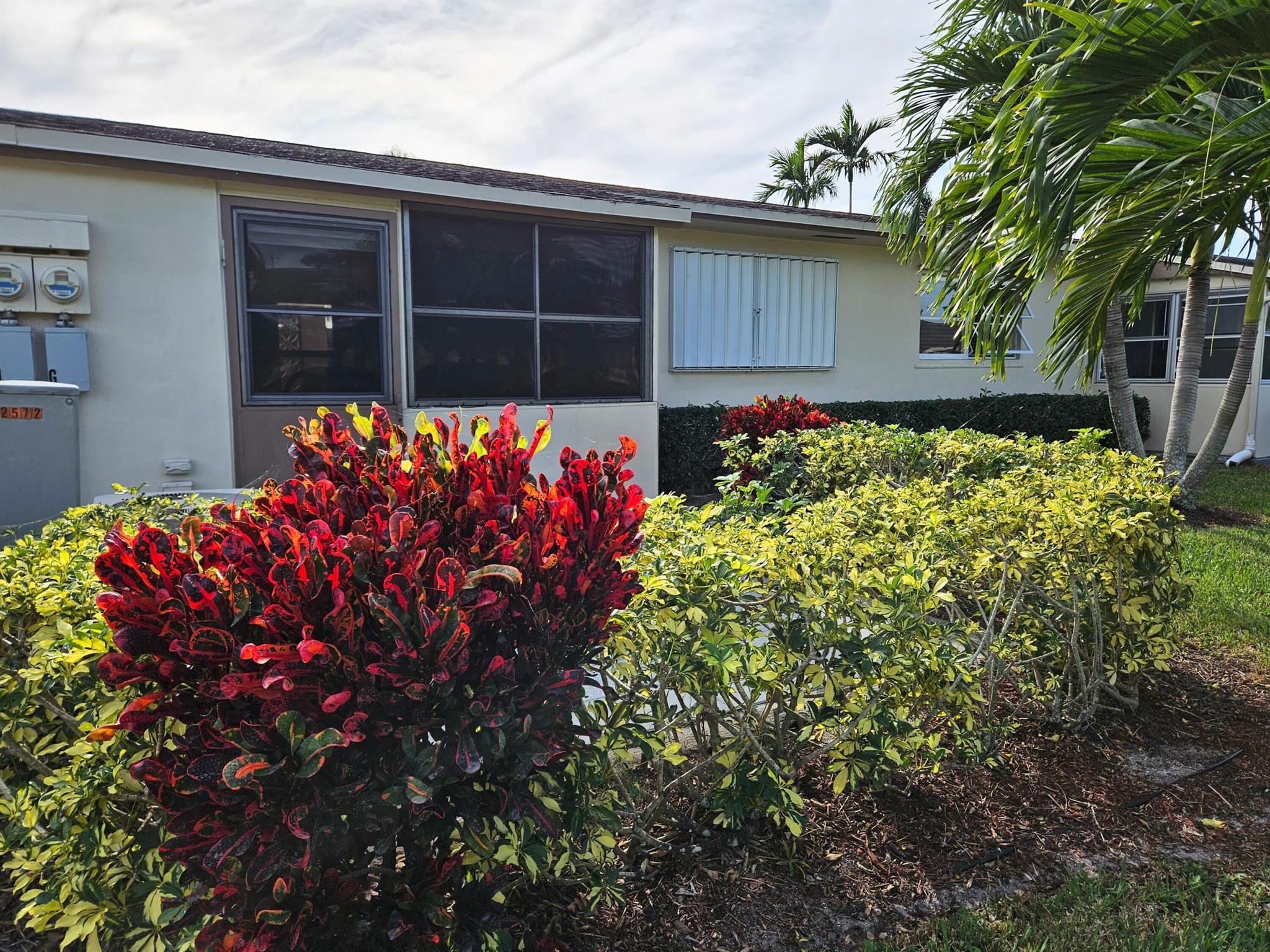 CRESTHAVEN VILLAS CONDO 3 - Residential