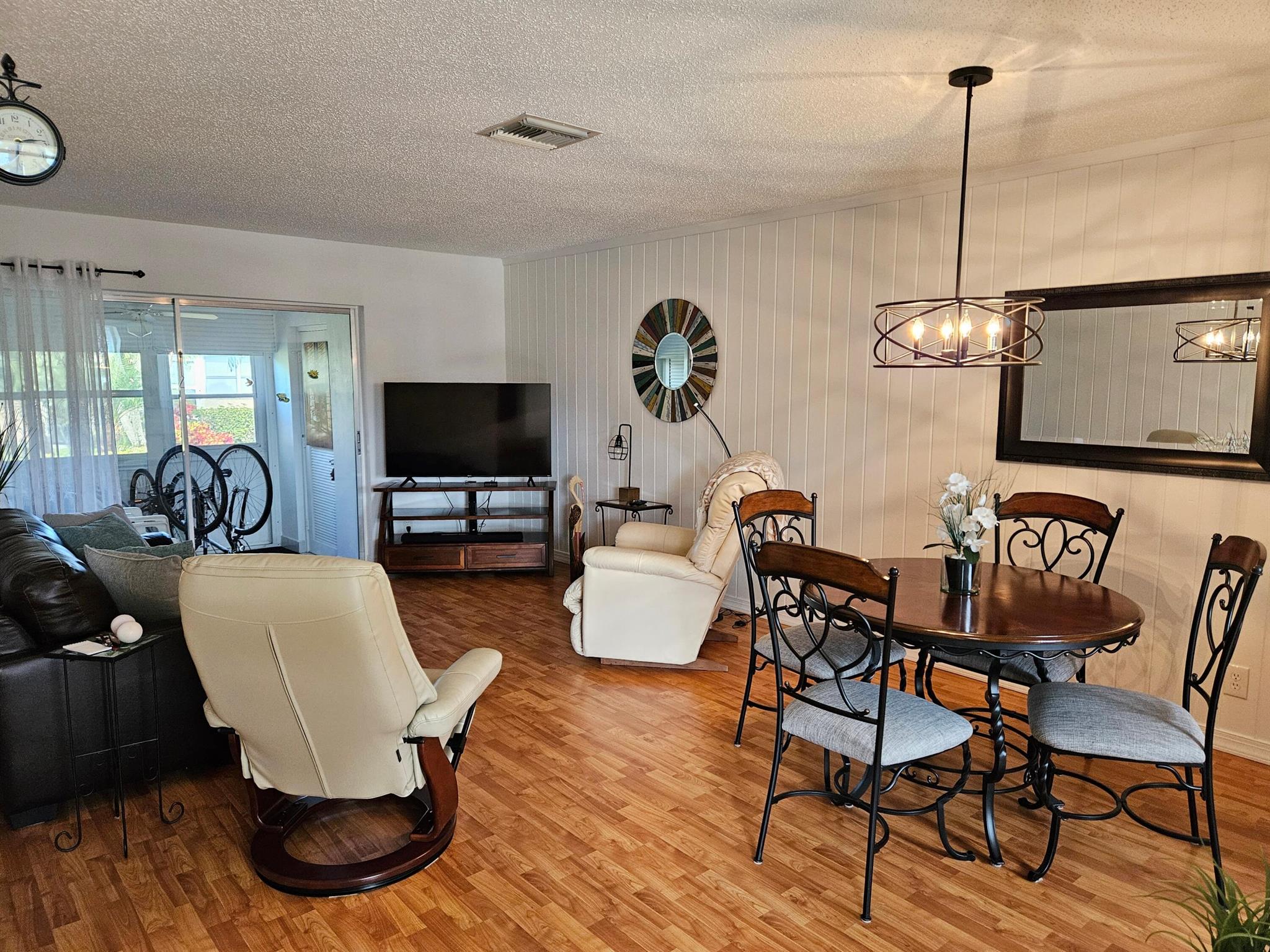 CRESTHAVEN VILLAS CONDO 3 - Residential