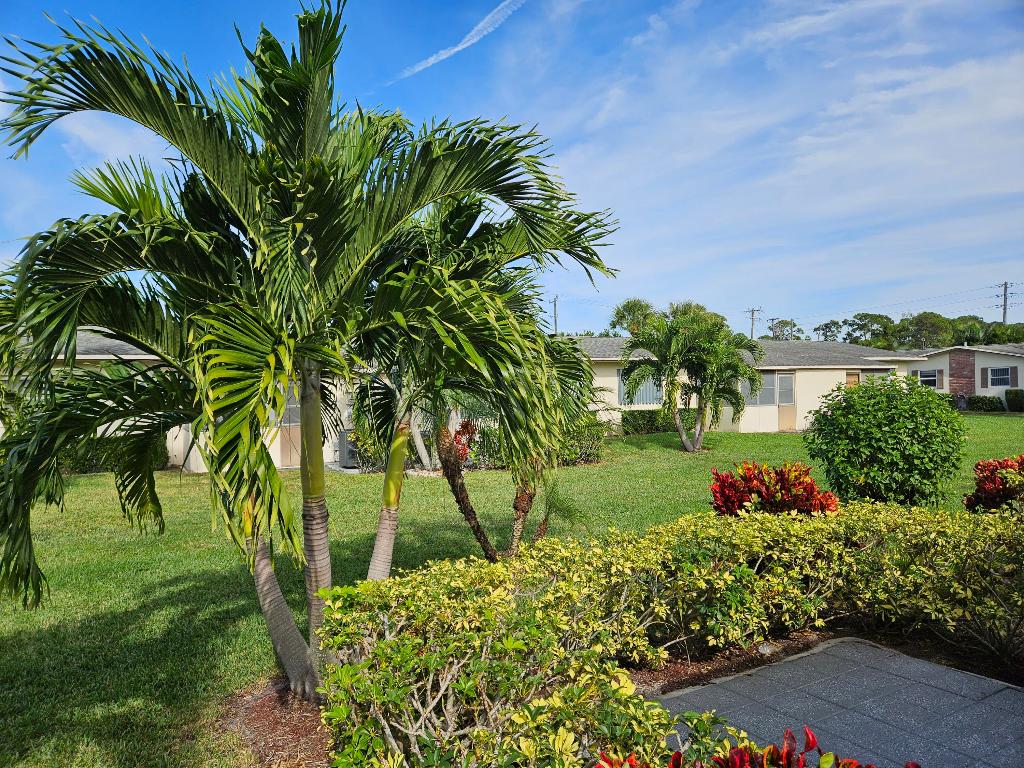 CRESTHAVEN VILLAS CONDO 31 - Residential