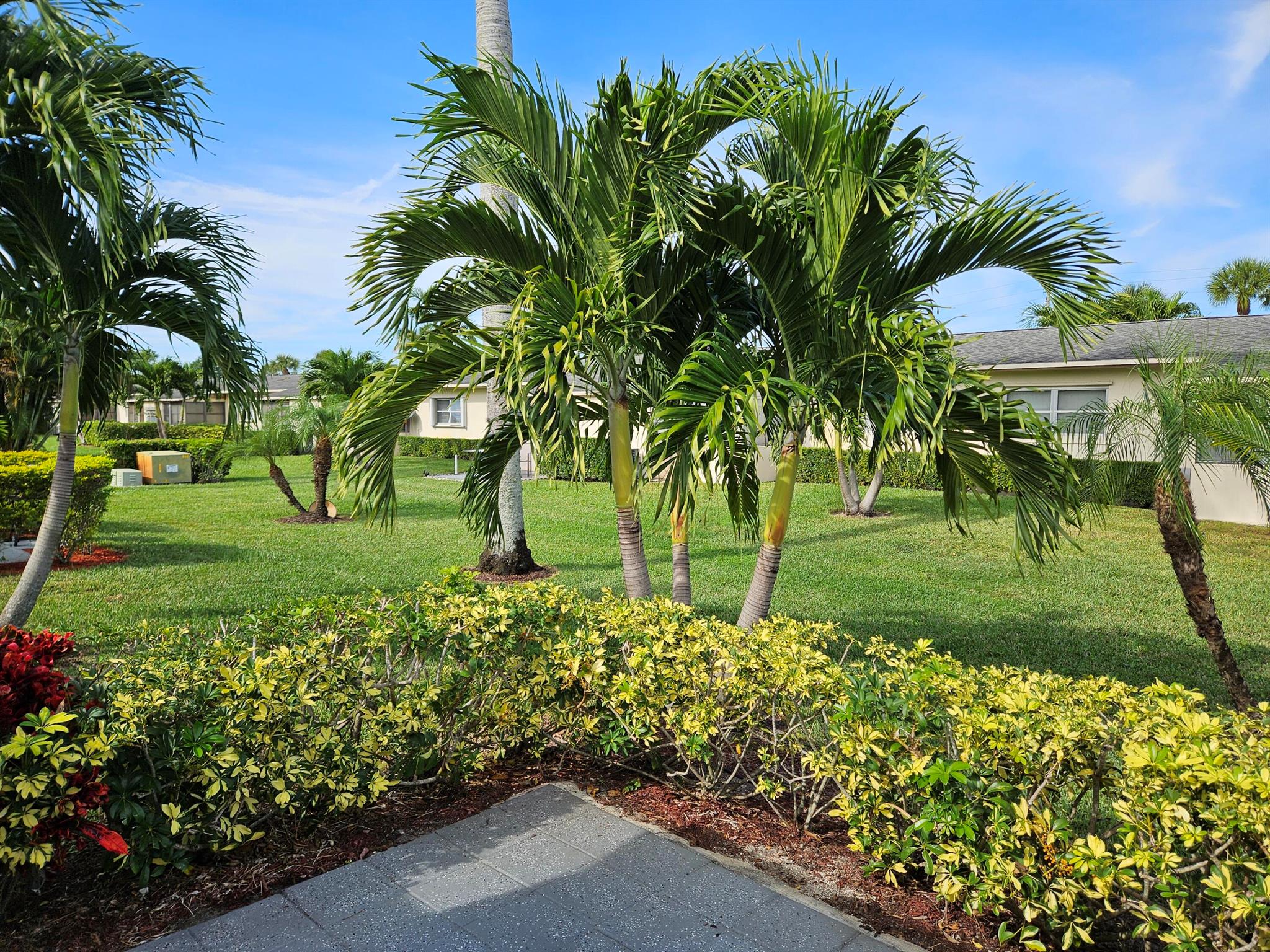 CRESTHAVEN VILLAS CONDO 3 - Residential