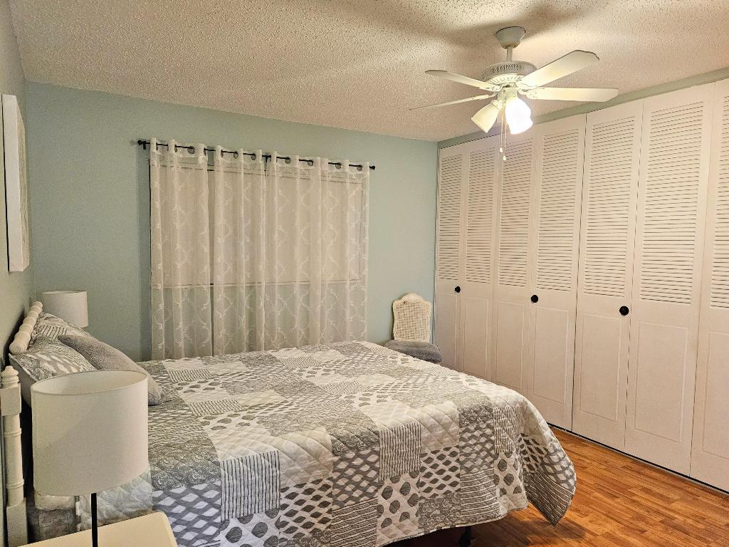 CRESTHAVEN VILLAS CONDO 31 - Residential