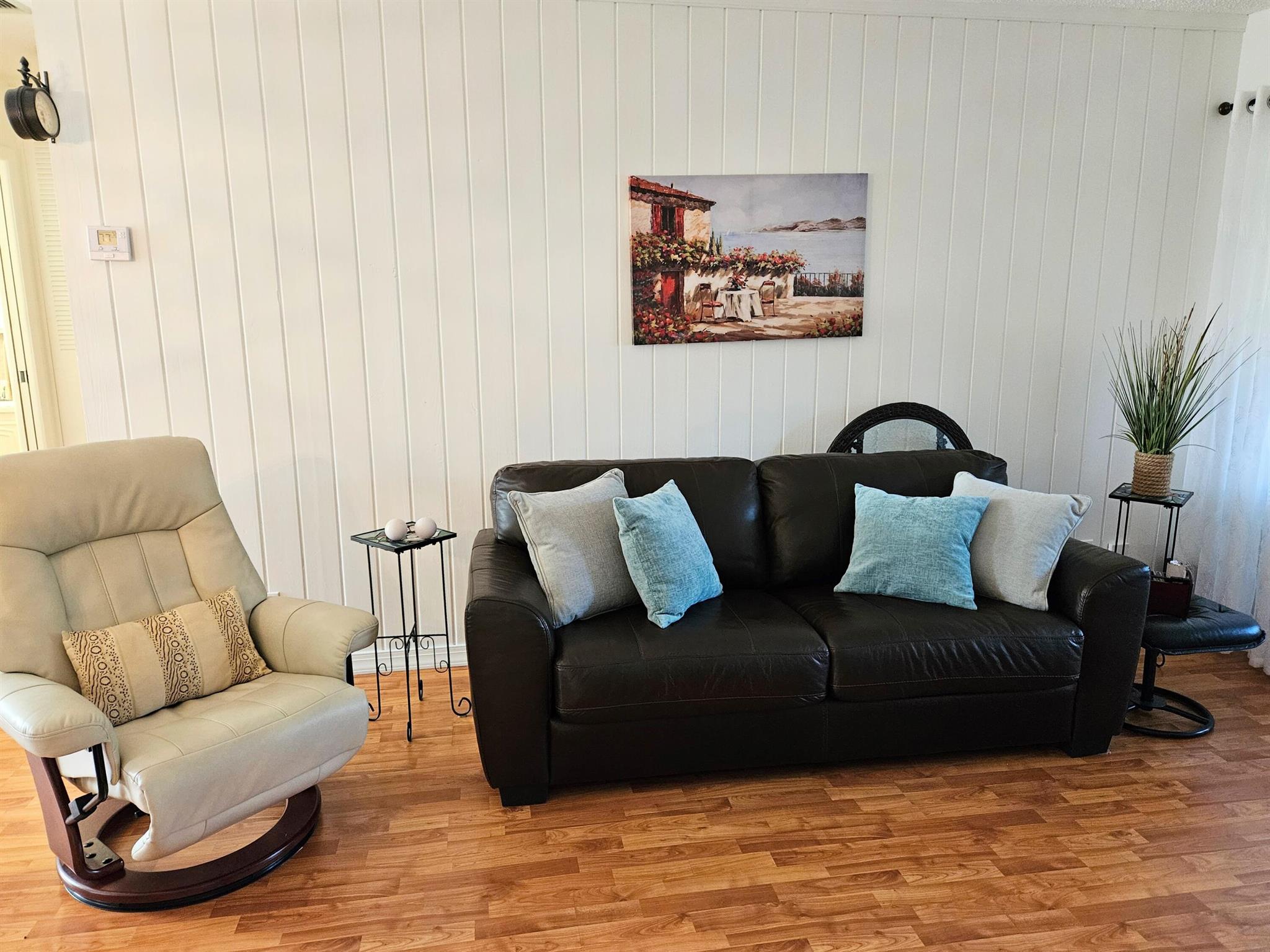 CRESTHAVEN VILLAS CONDO 3 - Residential