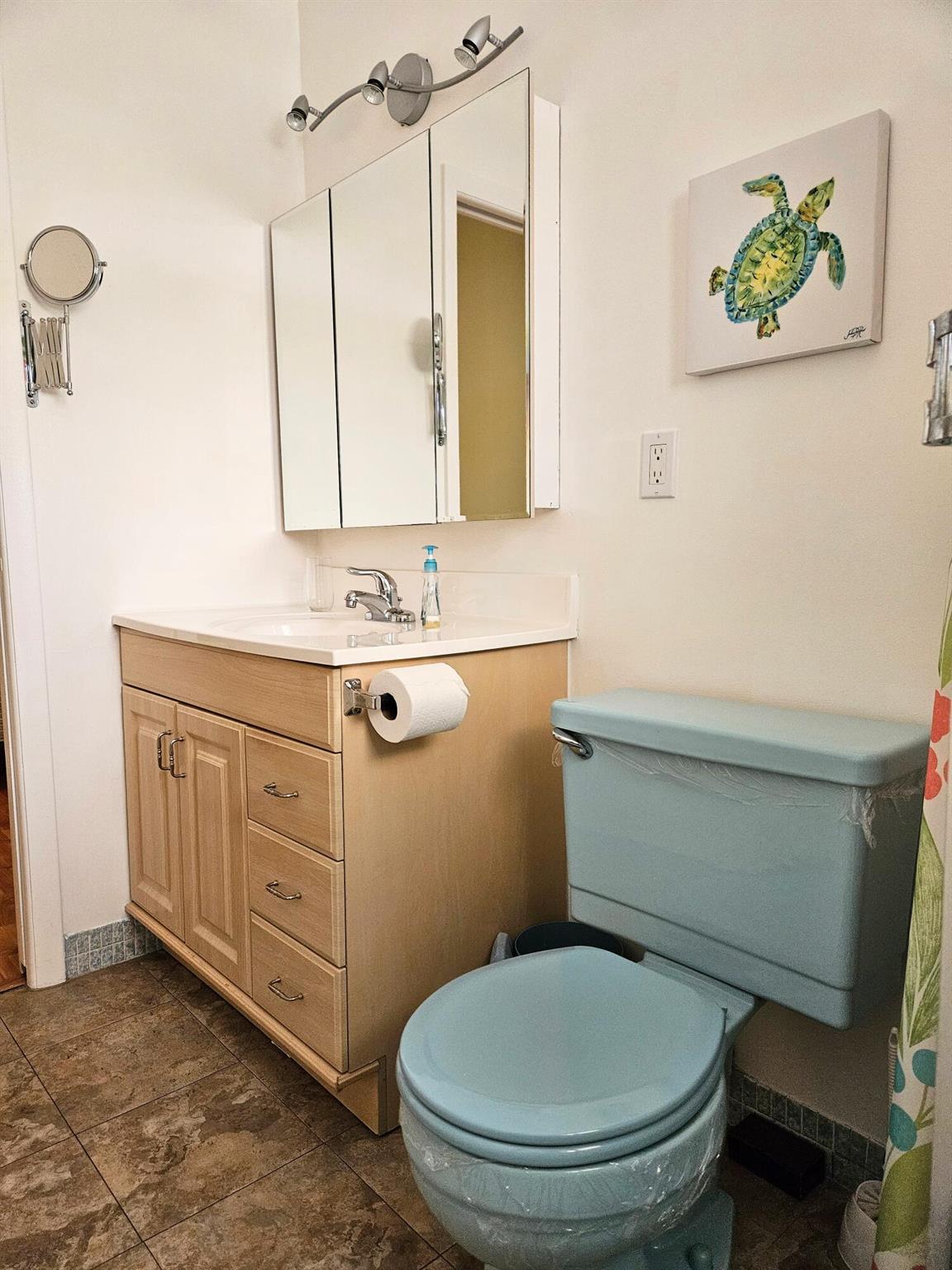 CRESTHAVEN VILLAS CONDO 3 - Residential