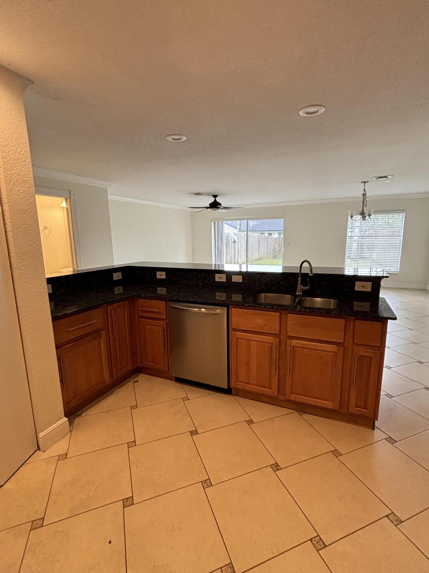 HAMPTON HOMES - Residential Lease