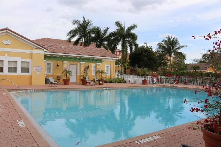 SHOMA VILLAS II AT ROYAL PALM CONDOIU - Residential