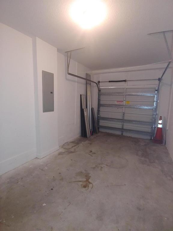 SHOMA VILLAS II AT ROYAL PALM CONDOIU - Residential