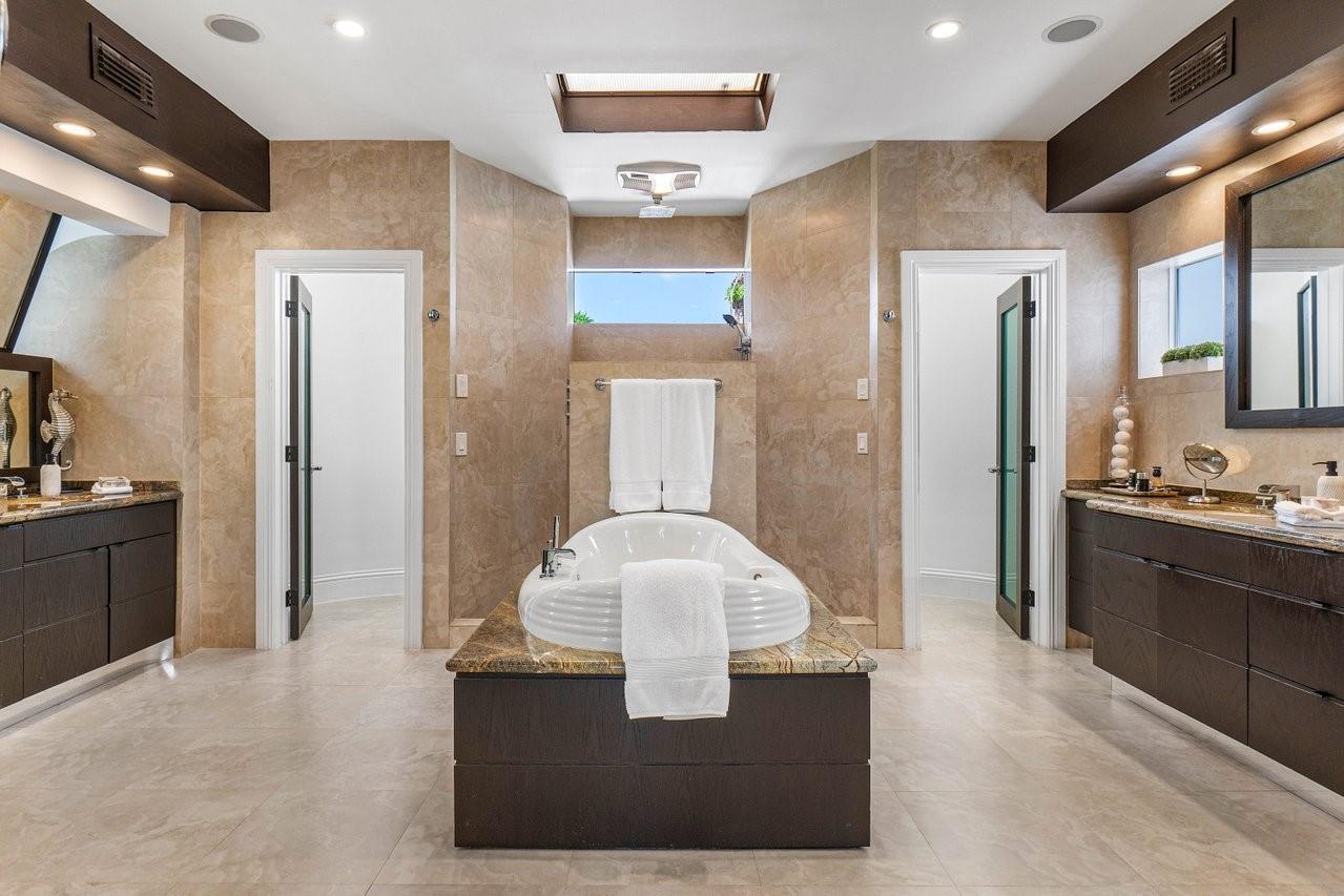 CORAL RIDGE COUNTRY CLUB - Residential