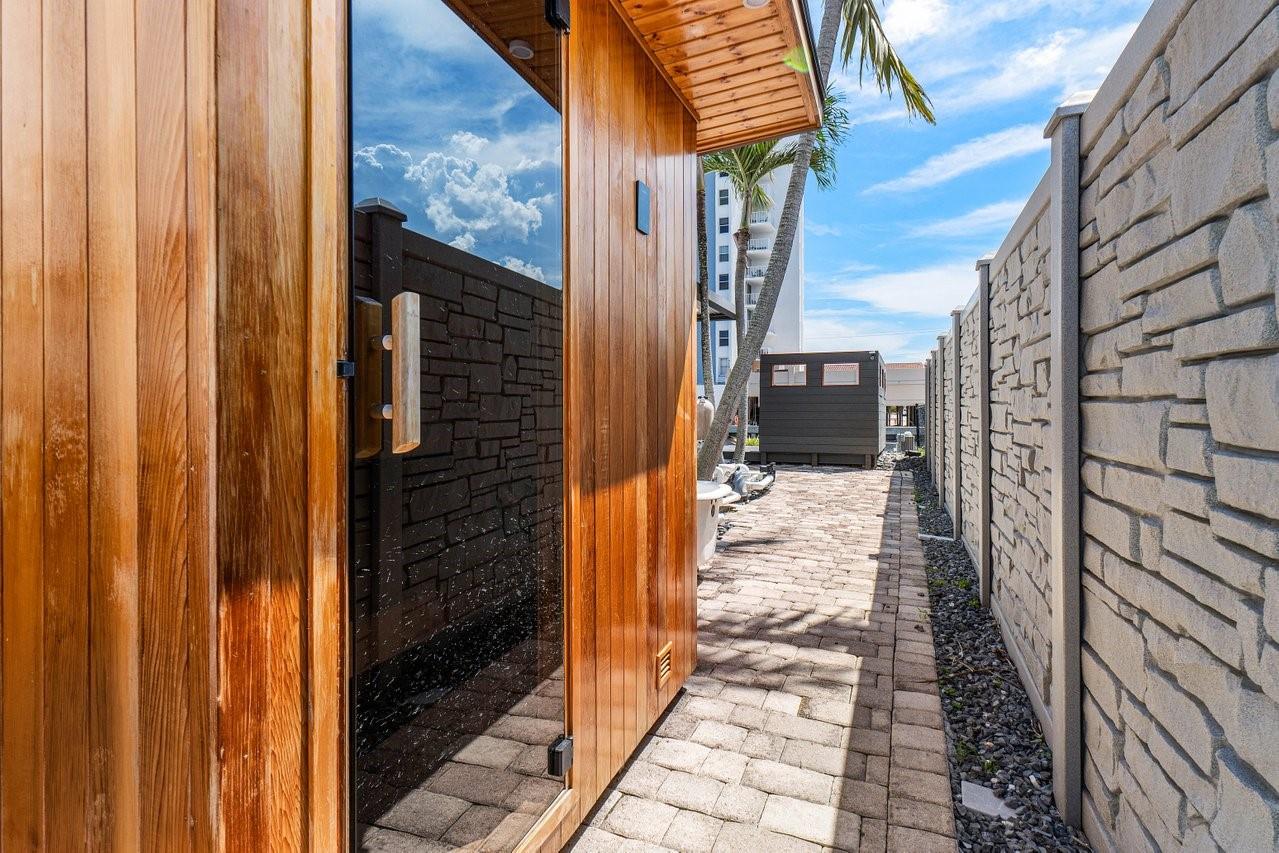 CORAL RIDGE COUNTRY CLUB - Residential