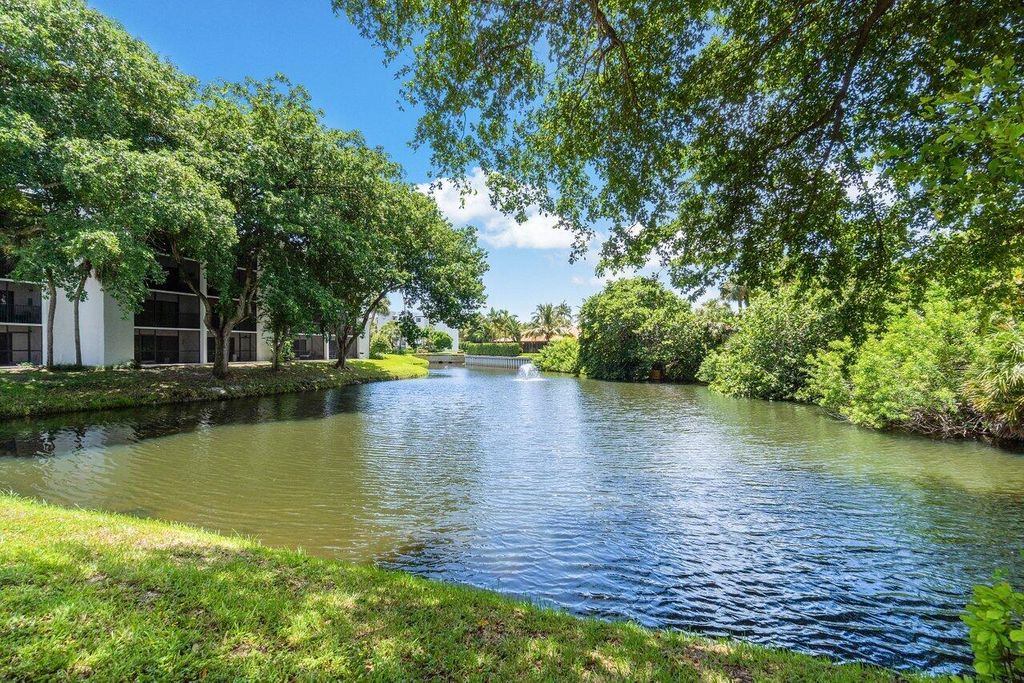 Photo of 1605 S Us Highway 1 #E201, Jupiter, FL 33477 (MLS # R10913530)