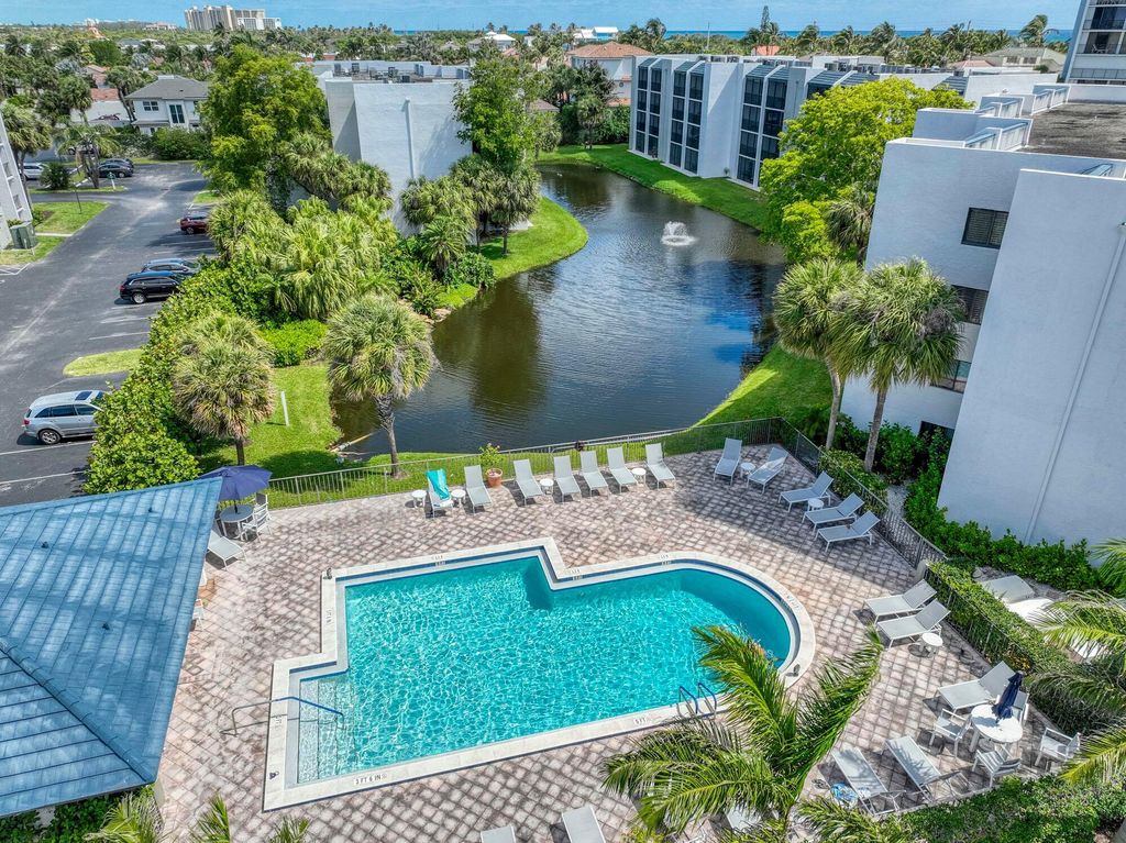 Photo of 1605 S Us Highway 1 #E201, Jupiter, FL 33477 (MLS # R10913530)