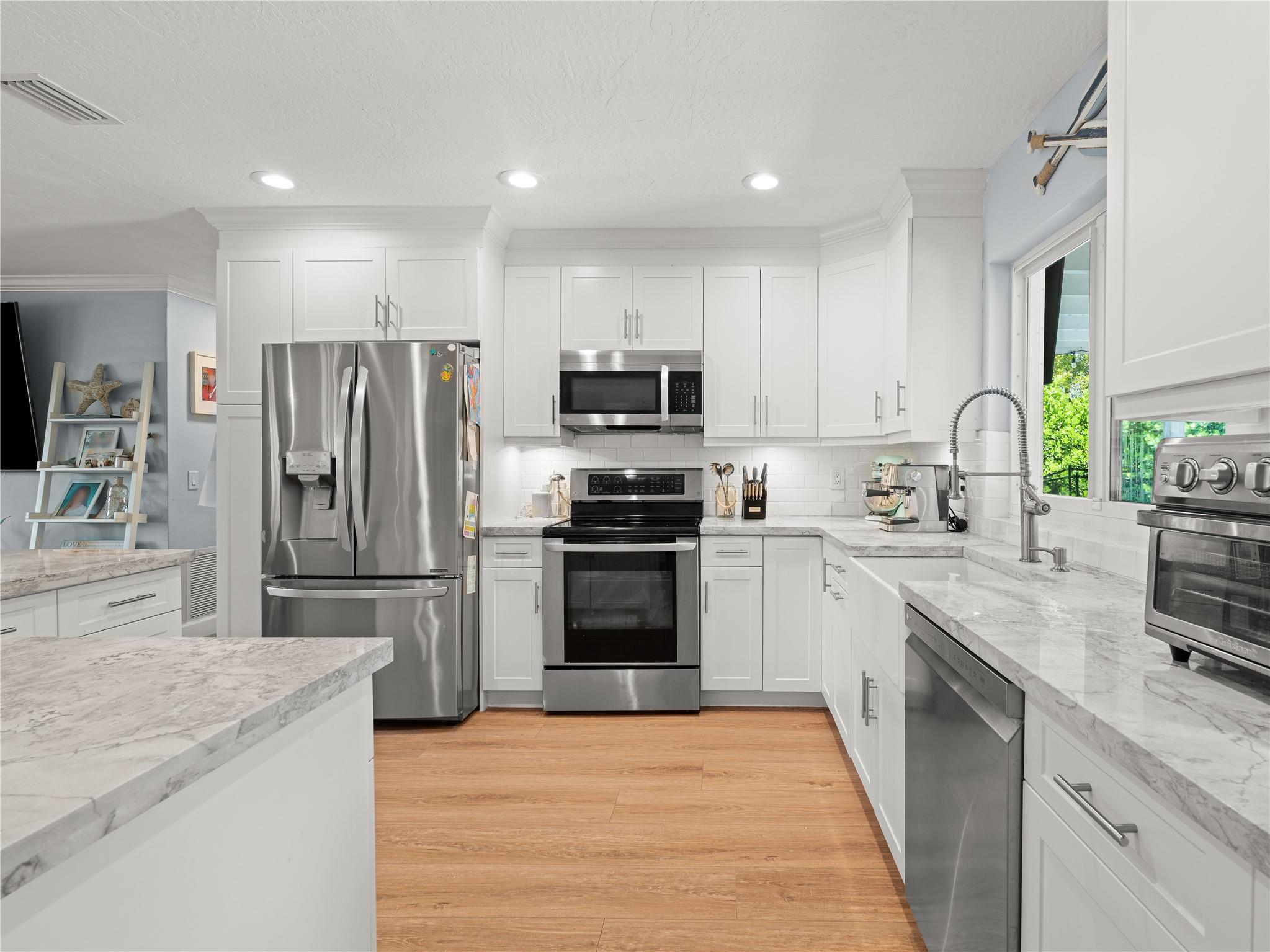 11773 SW 53rd St, Cooper City, FL, 33330/$815,000 4 11773 SW 53rd St