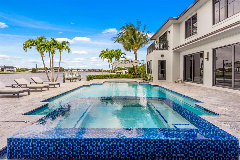 RIVERSIDE on the LOX - Residential