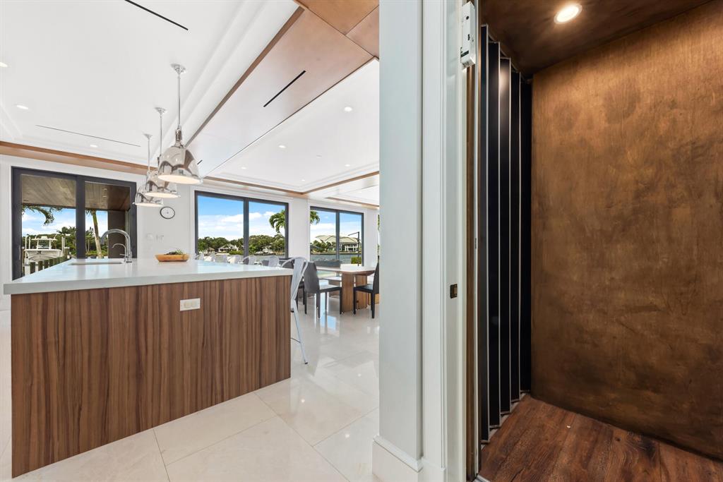 RIVERSIDE on the LOX - Residential