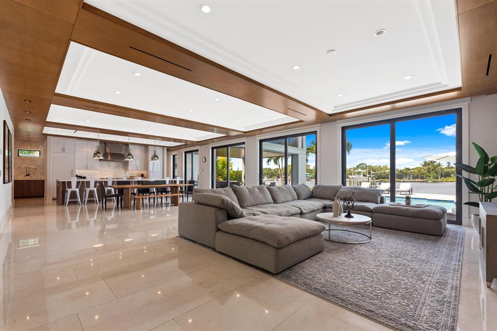 RIVERSIDE on the LOX - Residential