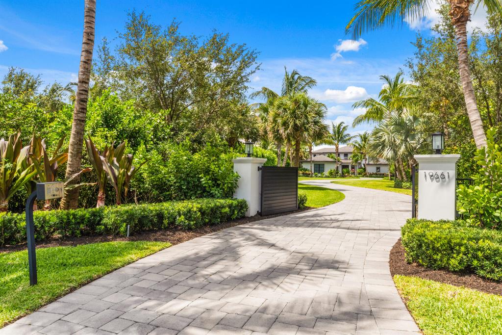 RIVERSIDE on the LOX - Residential