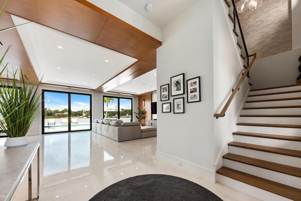 RIVERSIDE on the LOX - Residential