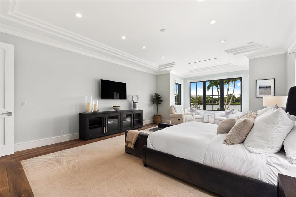 RIVERSIDE on the LOX - Residential