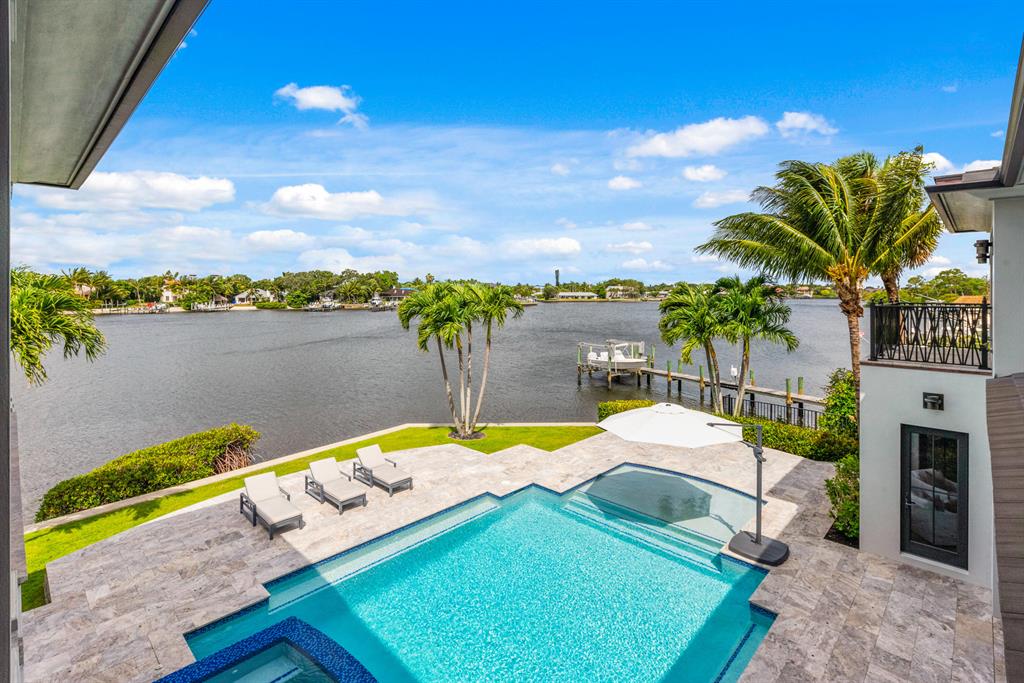 RIVERSIDE on the LOX - Residential