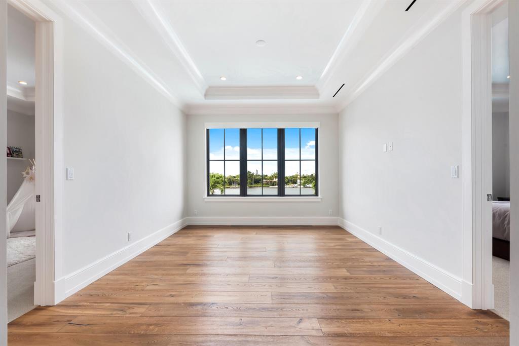 RIVERSIDE on the LOX - Residential