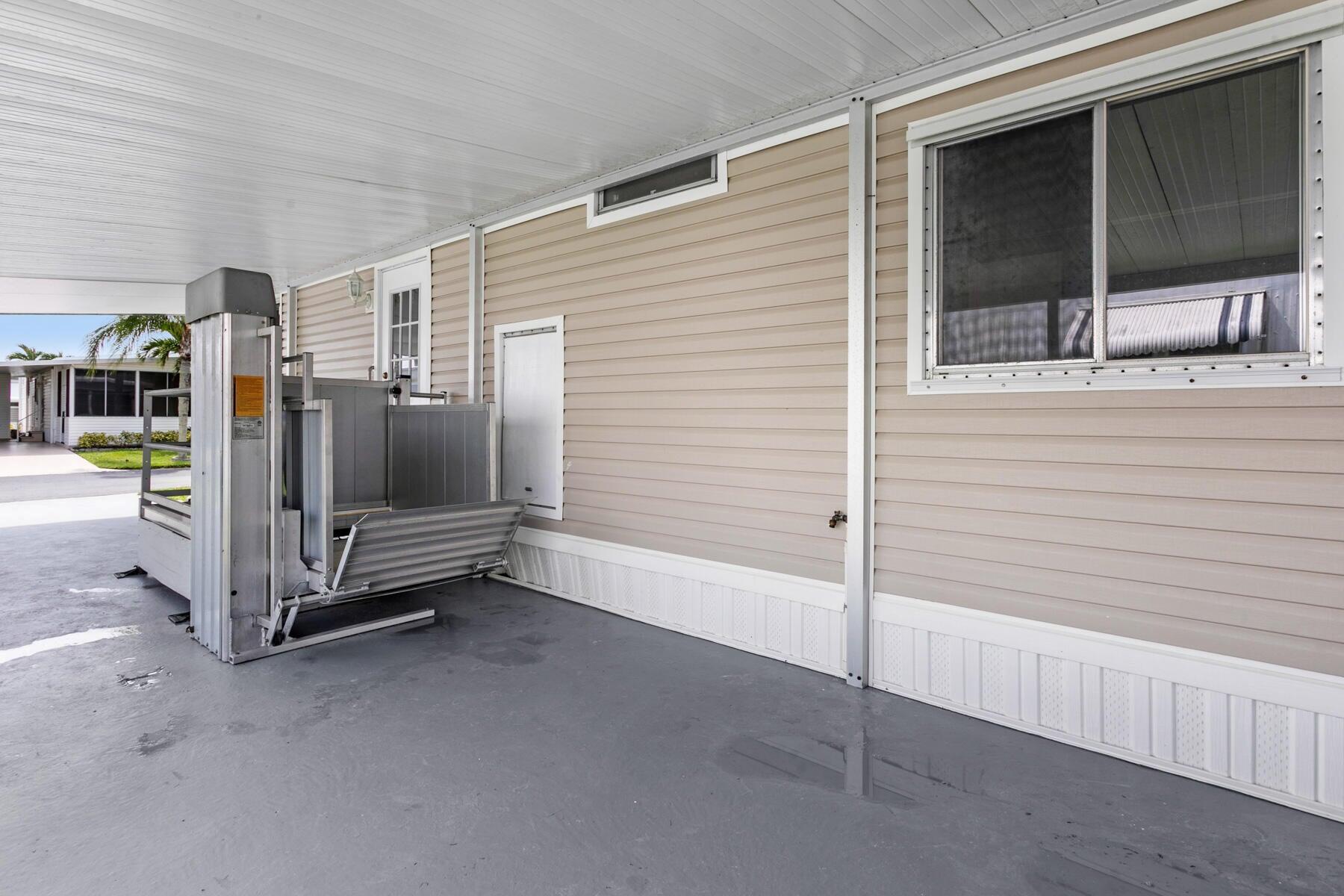 56011 Amparo Bay