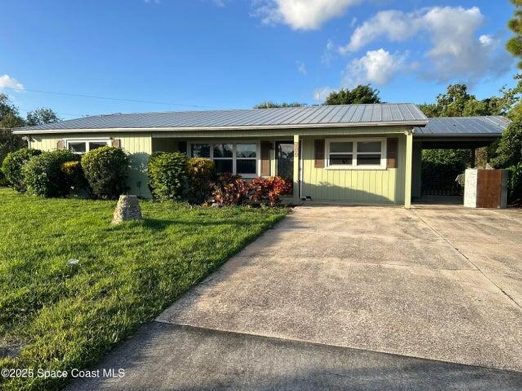 Photo of 100 S Wimbrow Drive, Sebastian, FL 32958 (MLS # R11135856)
