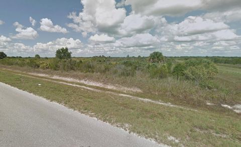 18722 260th Street Okeechobee FL 34972
