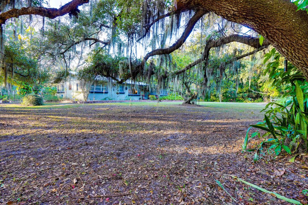 Photo of 4101 Oleander Avenue, Fort Pierce, FL 34982 (MLS # R10776199)