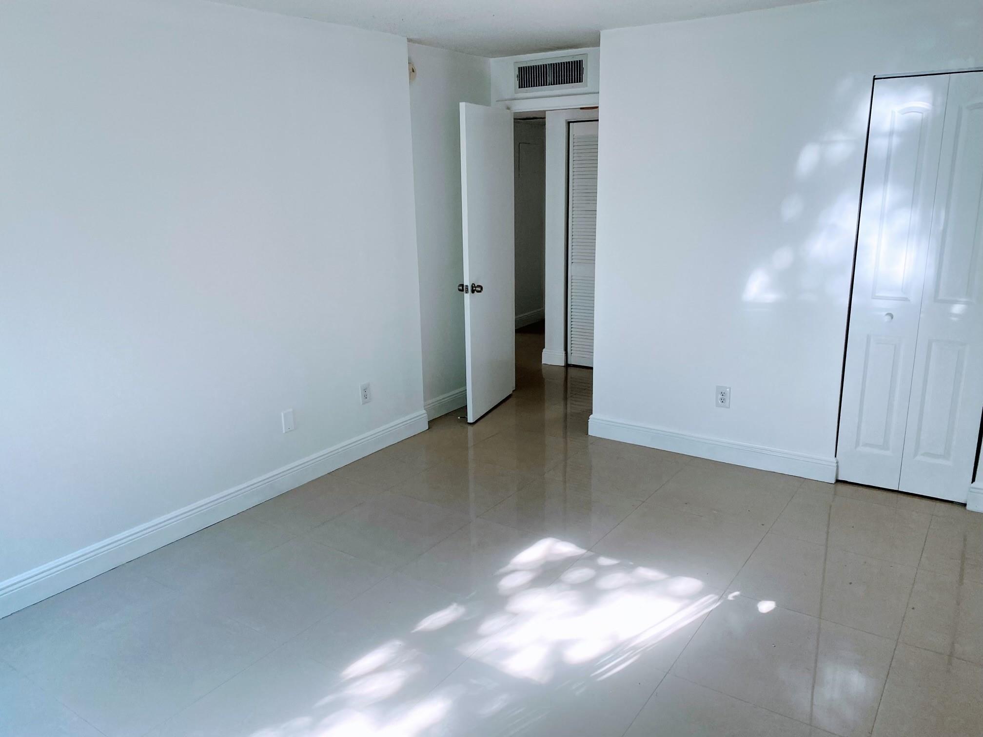 PROMENADE AT KENDALE LAKE - Residential Lease