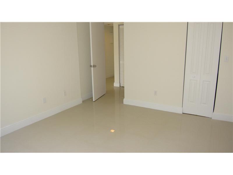 PROMENADE AT KENDALE LAKE - Residential Lease