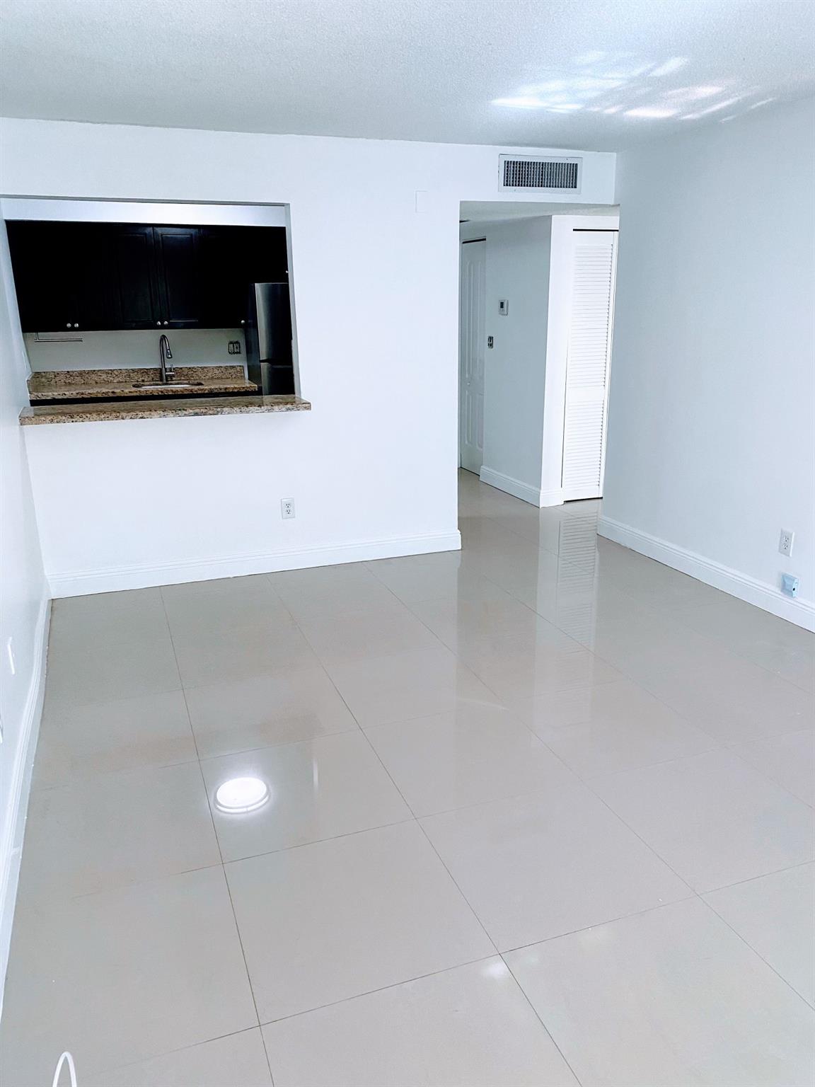 PROMENADE AT KENDALE LAKE - Residential Lease