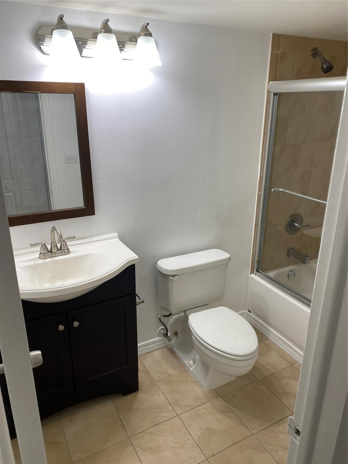 PROMENADE AT KENDALE LAKE - Residential Lease