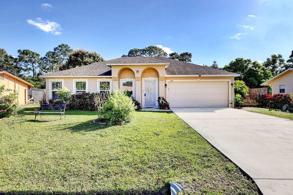 Photo of 333 SE Calmoso Drive Dr, Port St Lucie, FL 34983 (MLS # R10771334)
