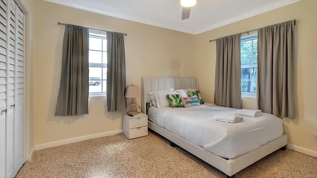 LAKE WORTH TOWN OF - Residential Lease