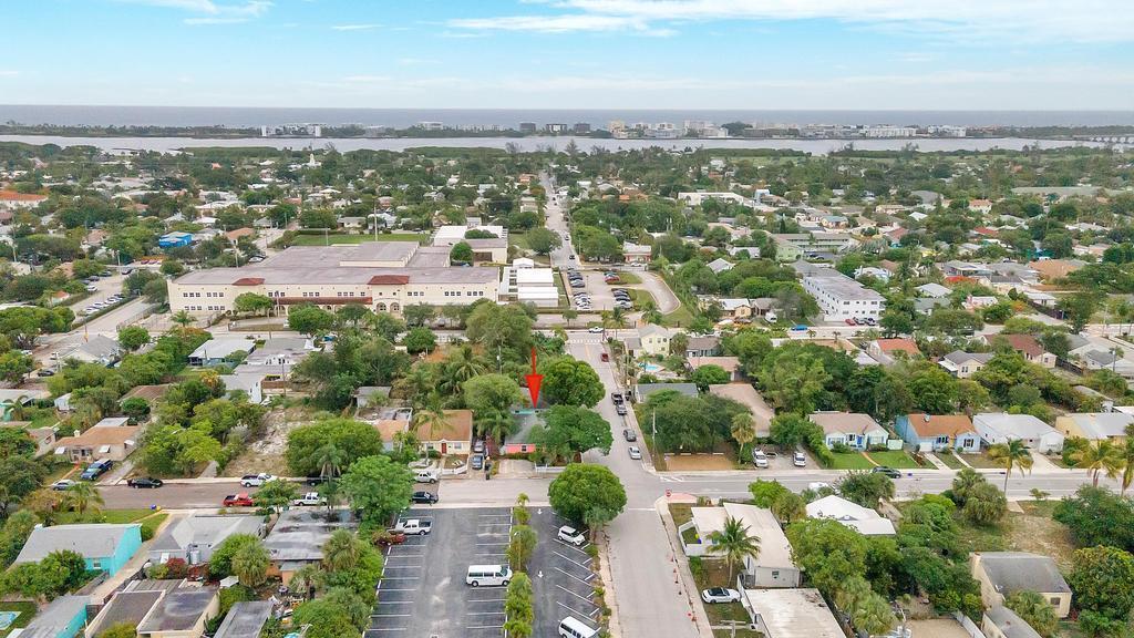 LAKE WORTH TOWN OF - Residential Lease