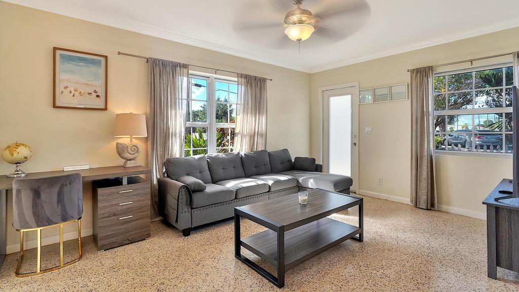 LAKE WORTH TOWN OF - Residential Lease