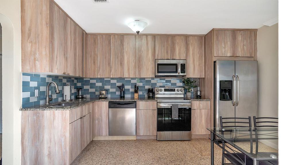 LAKE WORTH TOWN OF - Residential Lease