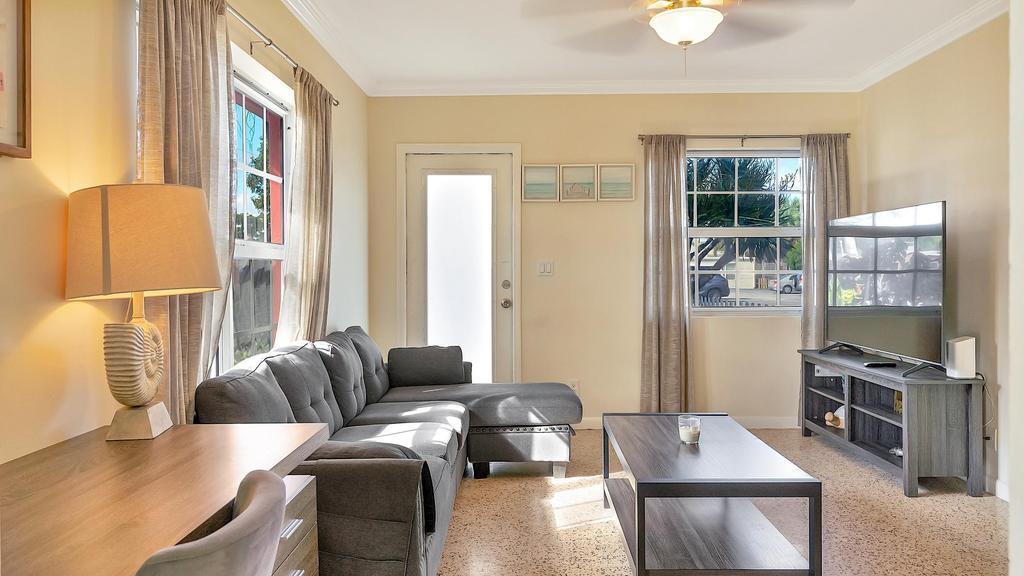 LAKE WORTH TOWN OF - Residential Lease