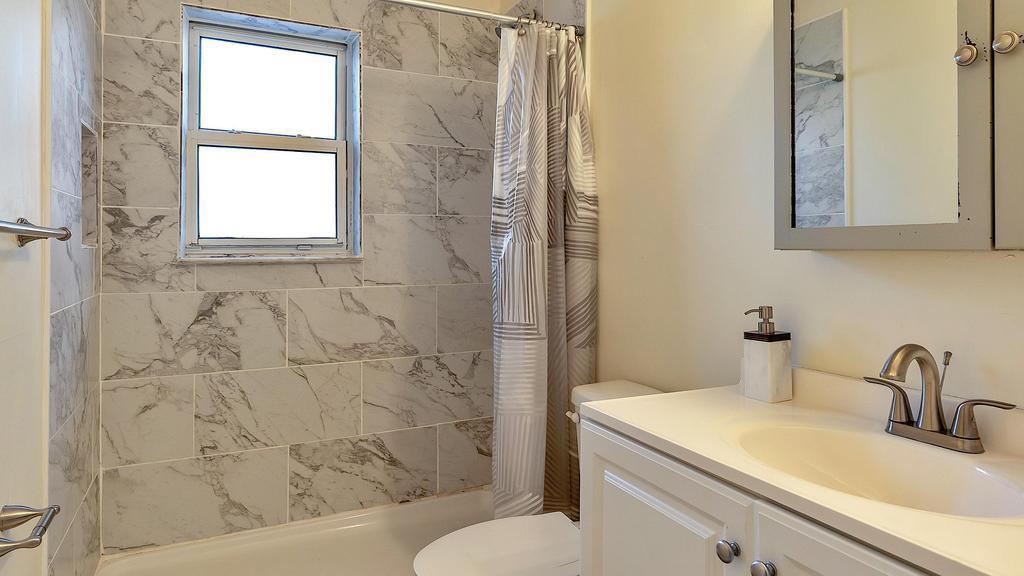 LAKE WORTH TOWN OF - Residential Lease